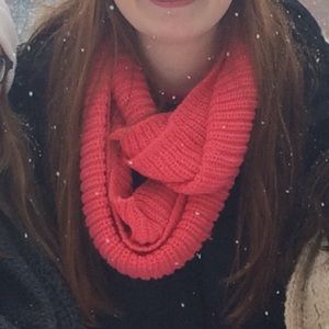 4/$25 - EUC Cozy Winter Knit Coral Infinity Scarf